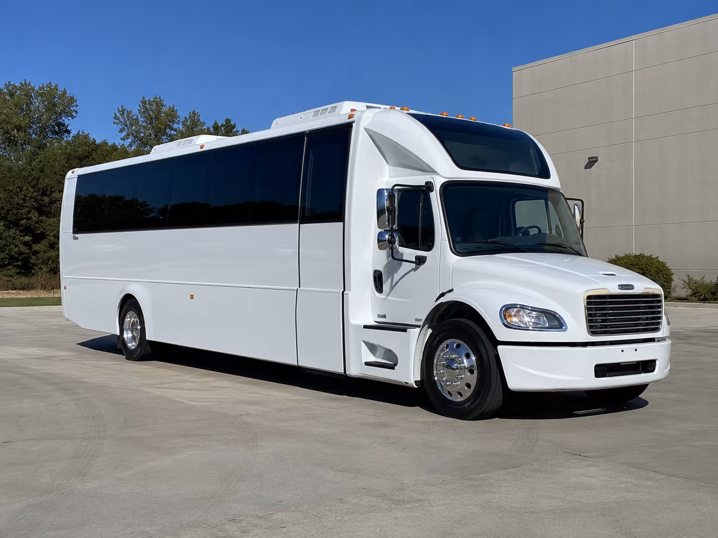 southgate 28 passenger party bus